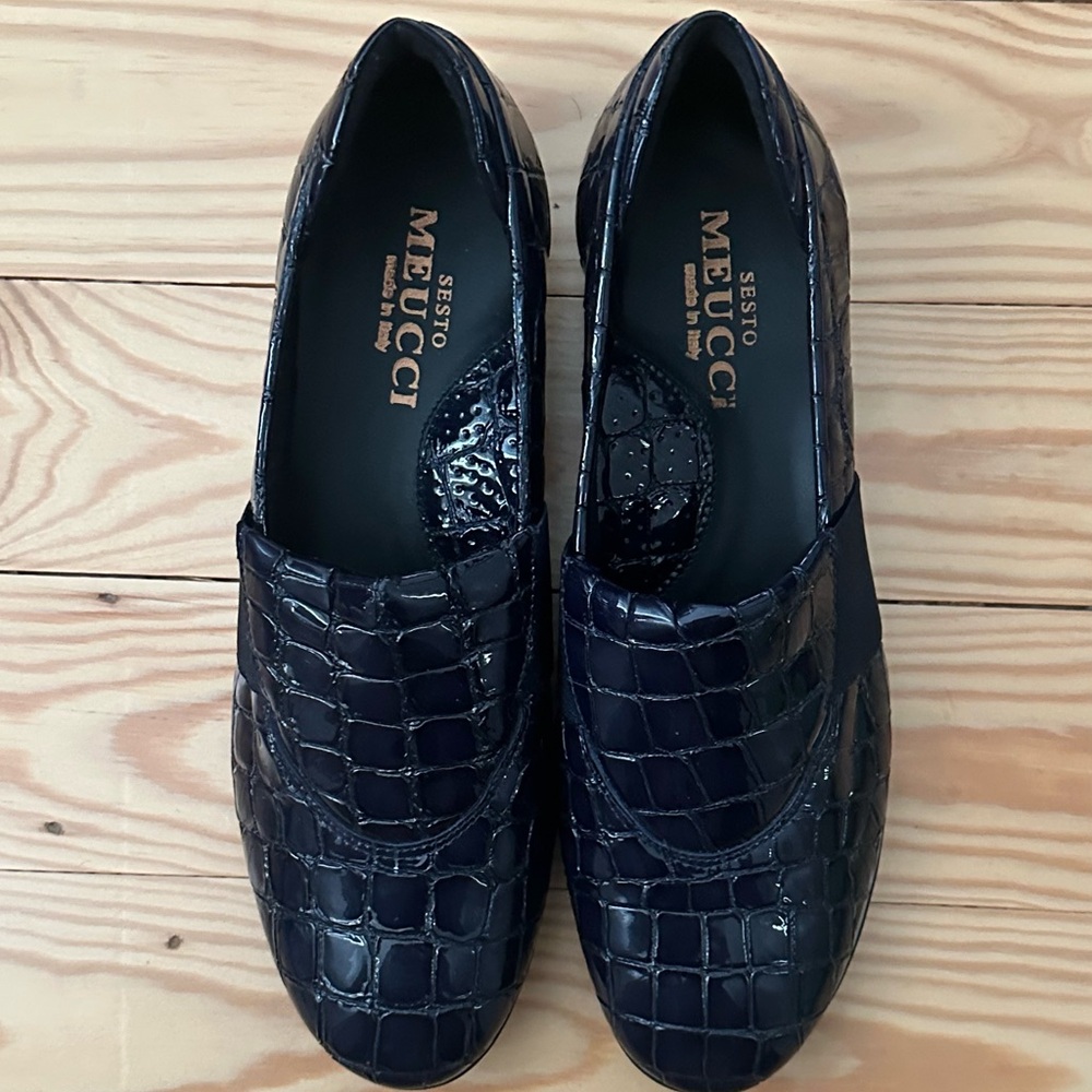 Sesto Meucci Women’s Blue Crocodile Loafers